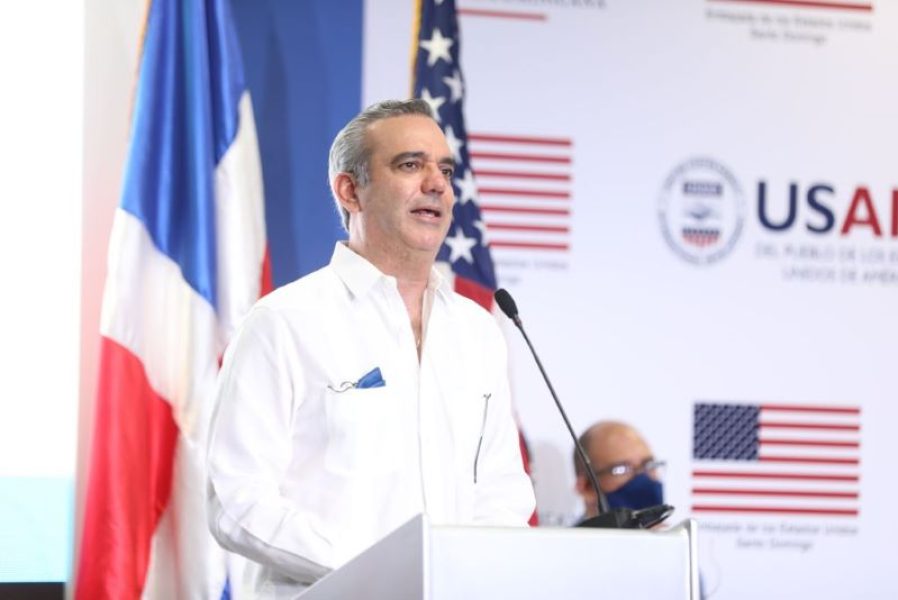Luis Abinader manifestó que en las “próximas sema¬nas” debería aprobarse en el Congreso Nacional la Ley de Extinción de Dominio. Foto: El Atlántico