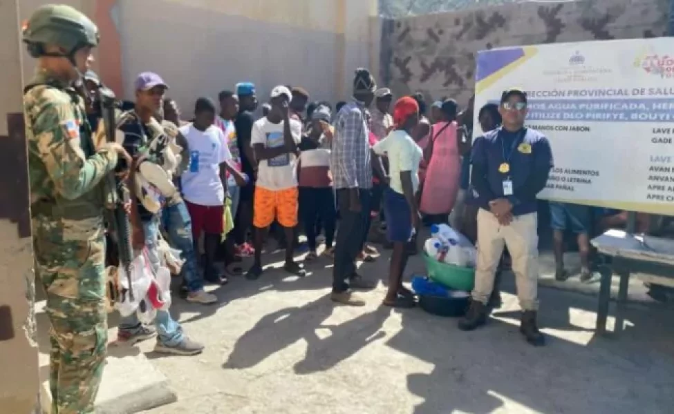 Migracion-repatria-322-haitianos-650x400