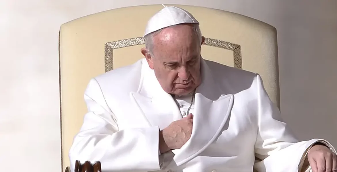 el-papa-francisco-hospitalizado-por-una-neumonia-respira-sin-asistencia