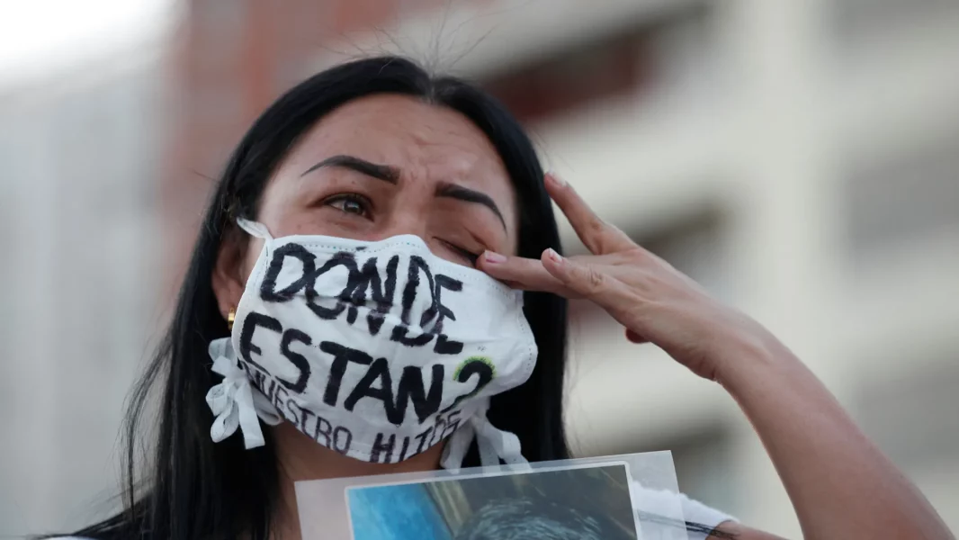 madre-en-busca-de-su-hijo-desaparecido